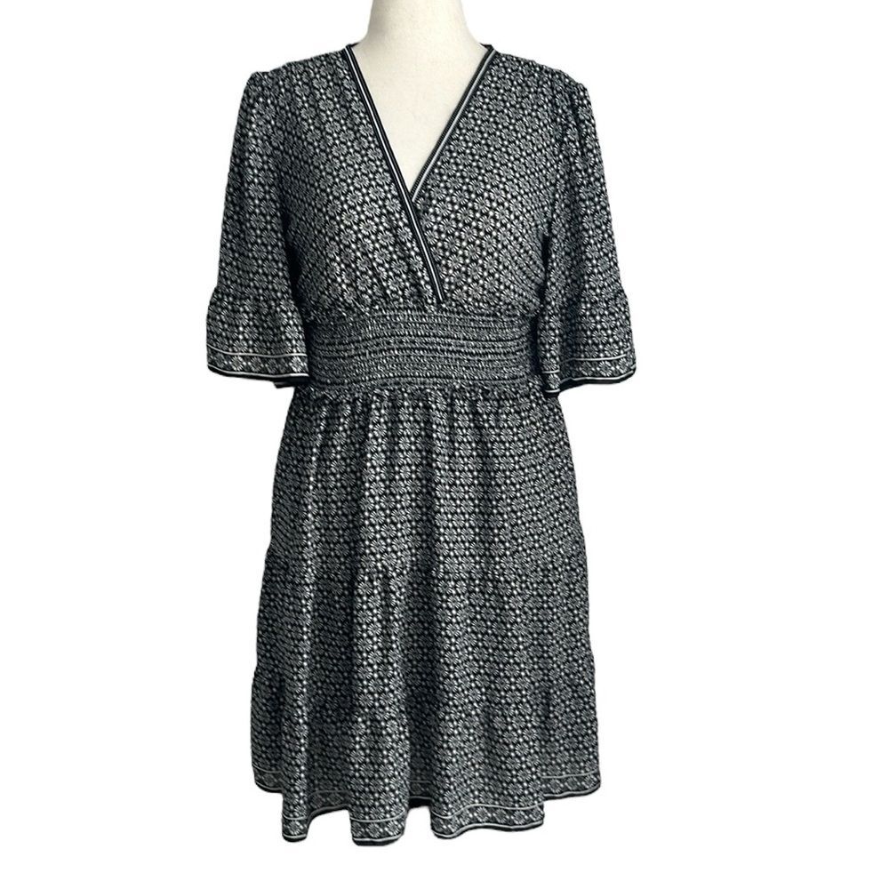 Max Studio Women’s Black/White Floral Print Bell Sleeve Smocked Waist Dress M